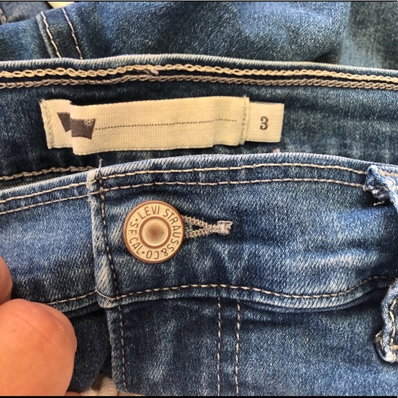 Levi’s shorts - Picture 4 of 5